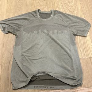 Lululemon metal vent tech shirt L skyline olive green